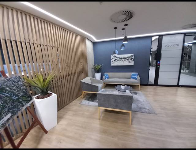 36M² OFFICE TO LET IN GLENADRIENNE